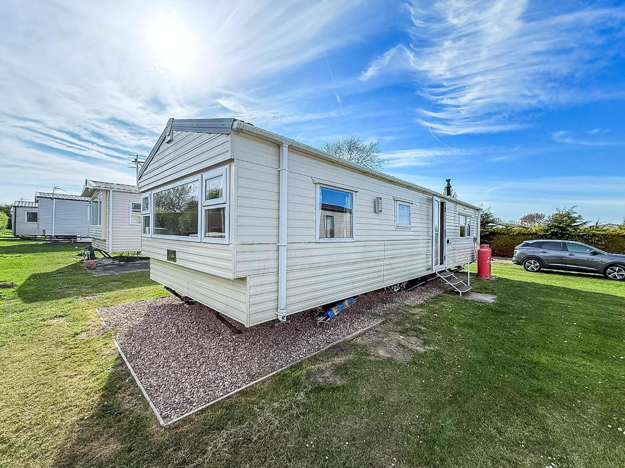 Lovely 6 Berth Caravan At Sunnydale Holiday Park Ref 35375S Louth  Exterior photo