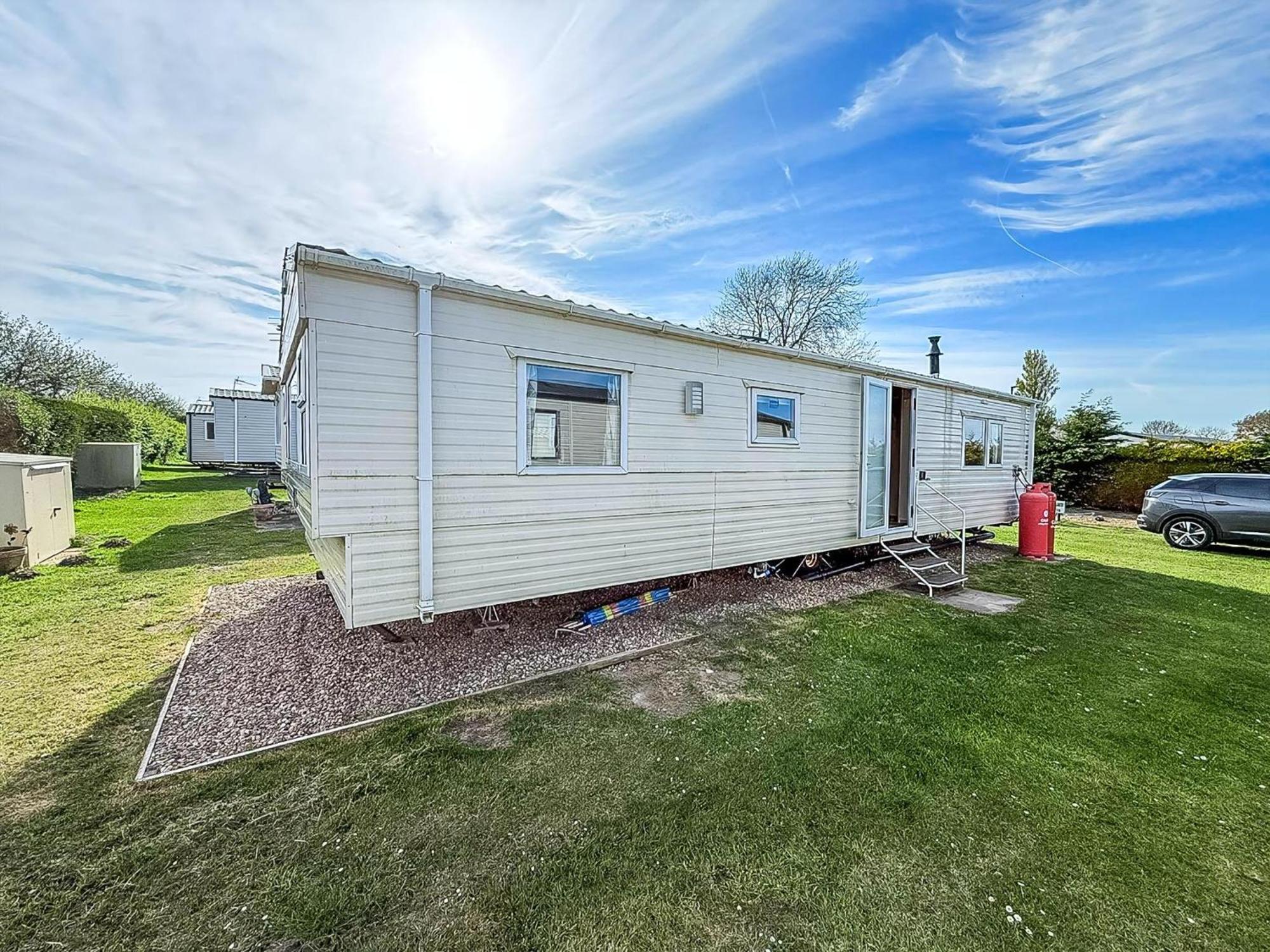 Lovely 6 Berth Caravan At Sunnydale Holiday Park Ref 35375S Louth  Exterior photo