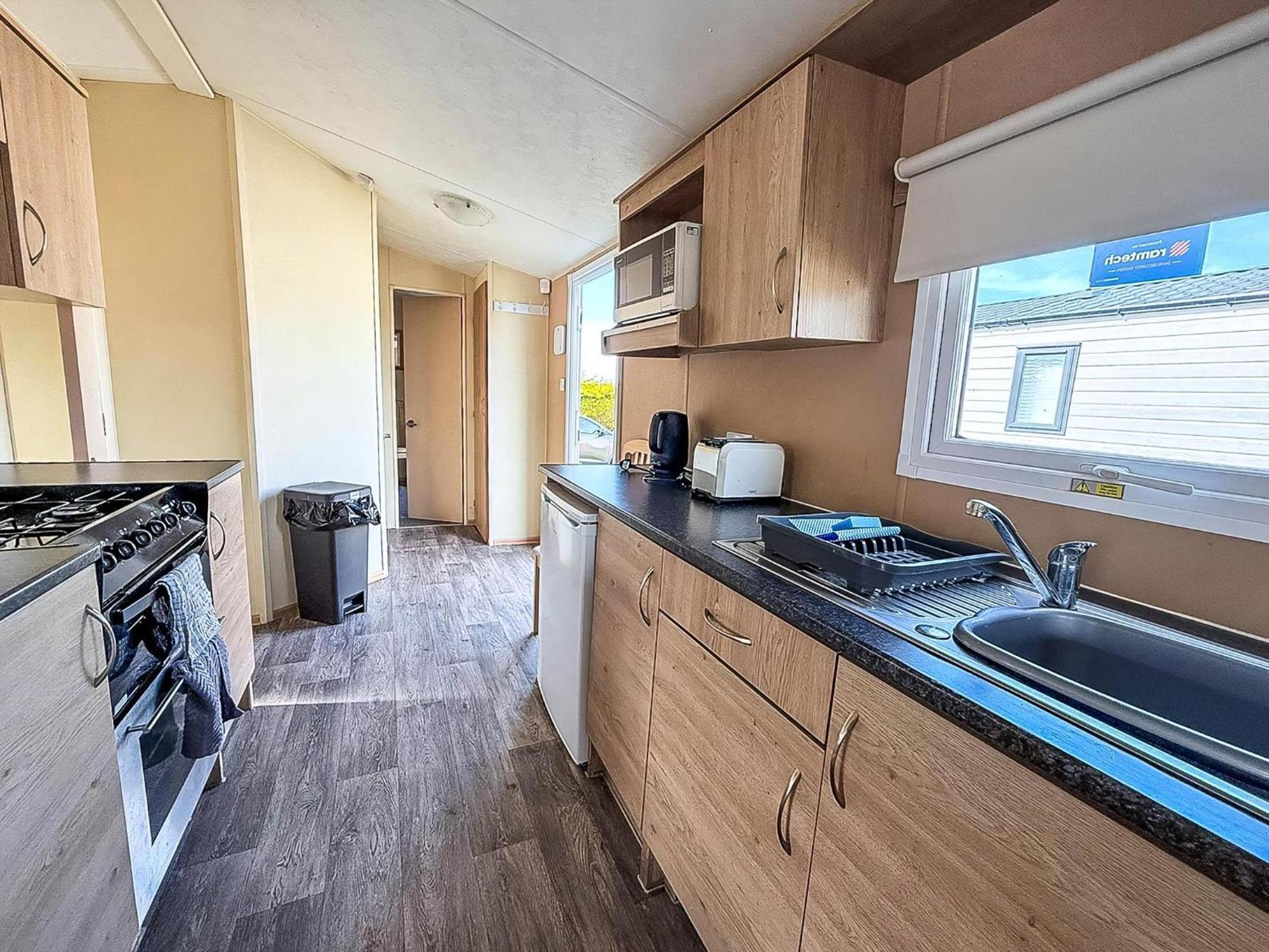 Lovely 6 Berth Caravan At Sunnydale Holiday Park Ref 35375S Louth  Exterior photo